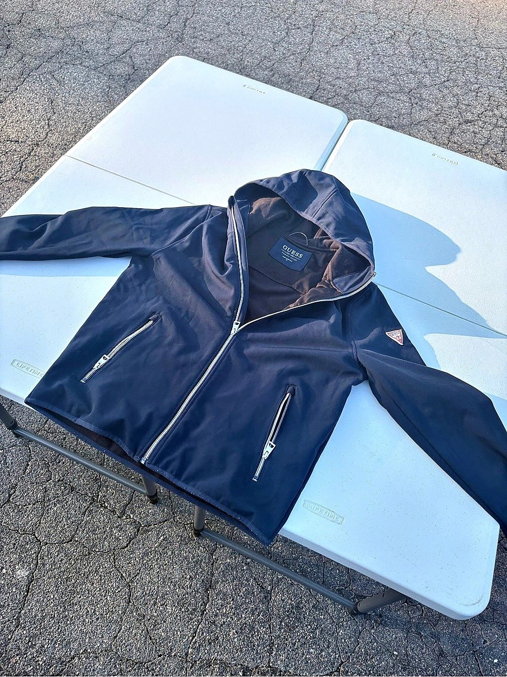 GUESS Men's Lightweight Zip Jacket Size Medium